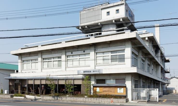 officeMainImageBlurLeft