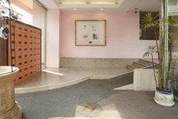 officeMainImageBlurLeft