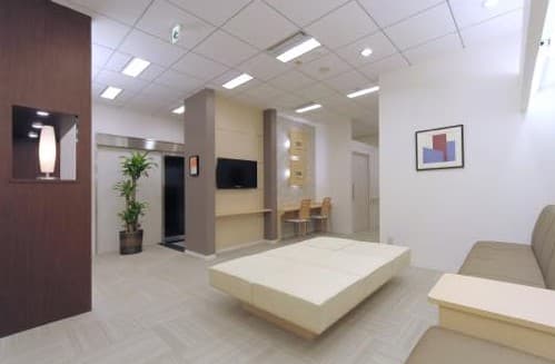 officeMainImageBlurLeft