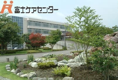 officeMainImageBlurLeft
