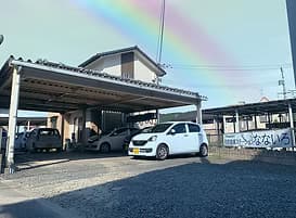 officeMainImageBlurLeft