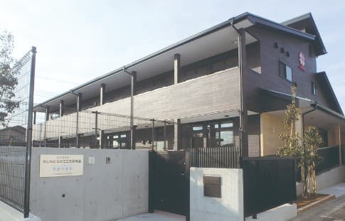 officeMainImageBlurLeft