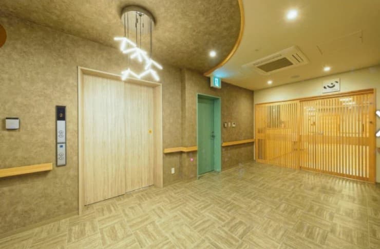 officeMainImageBlurLeft