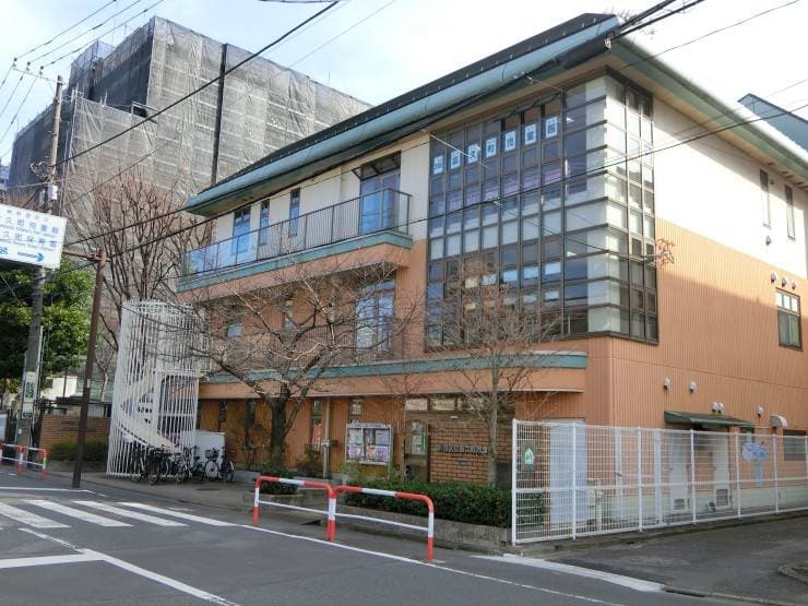 officeMainImageBlurLeft