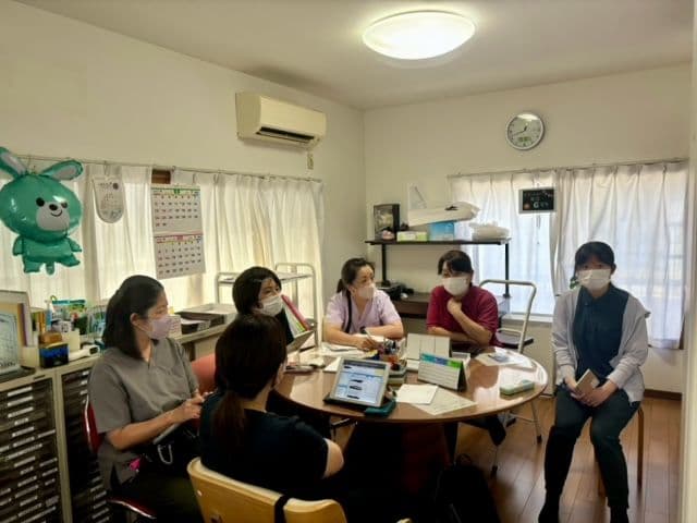 officeMainImageBlurLeft