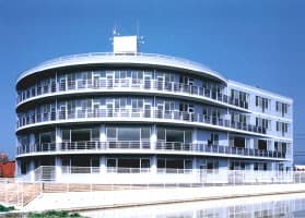 officeMainImageBlurLeft