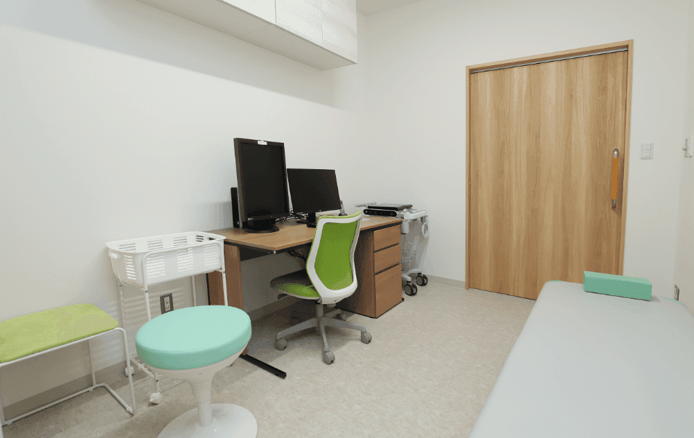 officeMainImageBlurLeft