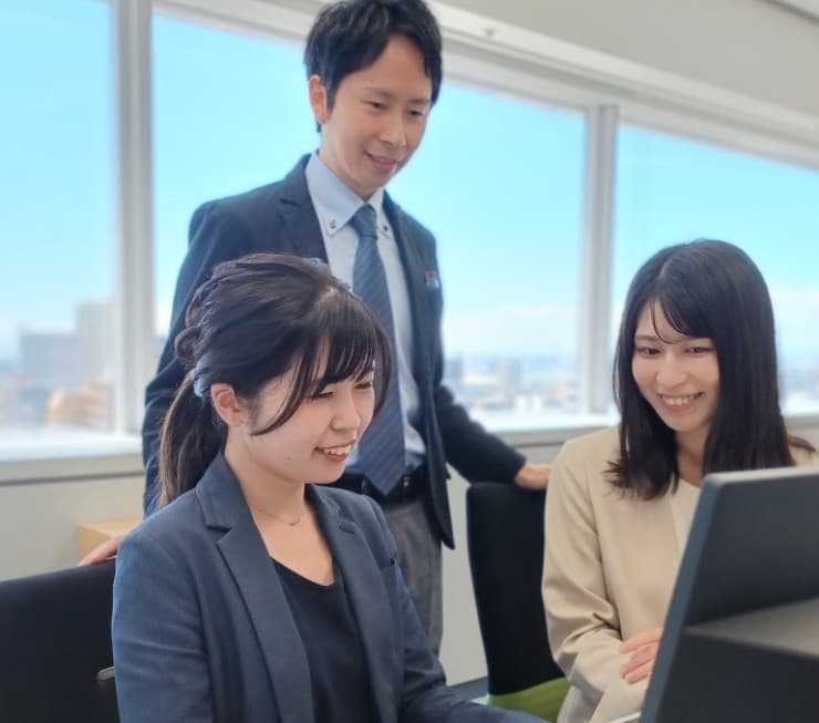 officeMainImageBlurLeft