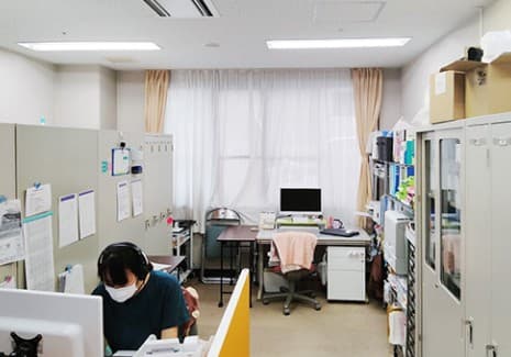 officeMainImageBlurLeft