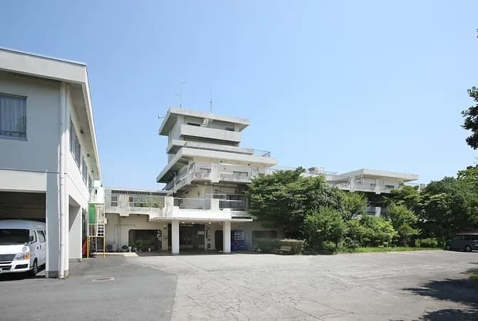 officeMainImageBlurLeft